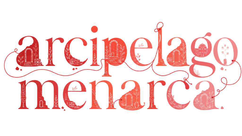 Logo di Arcipelago Menarca: scritta in lettere rosse decorate con piccole architetture e un filo rosso che le collega